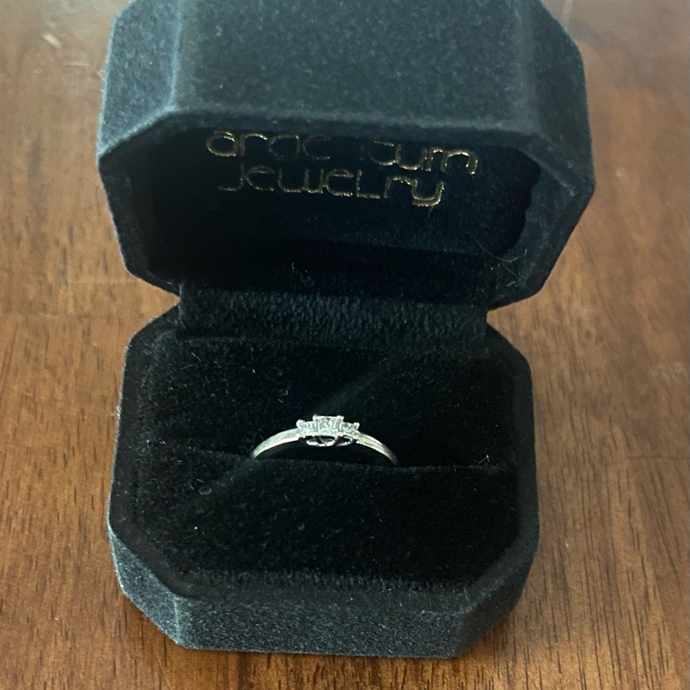 Diamond ring - Picture 3 of 3